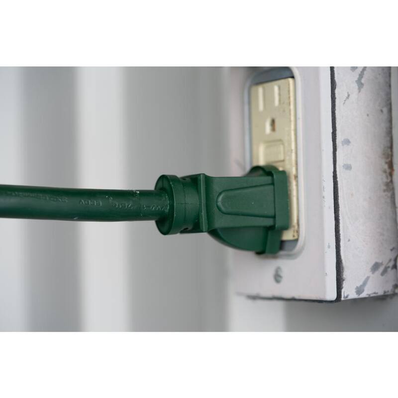 25 ft. 14/3 Multi-Outlet (3) Garden Outdoor Medium-Duty Extension Cord, Green